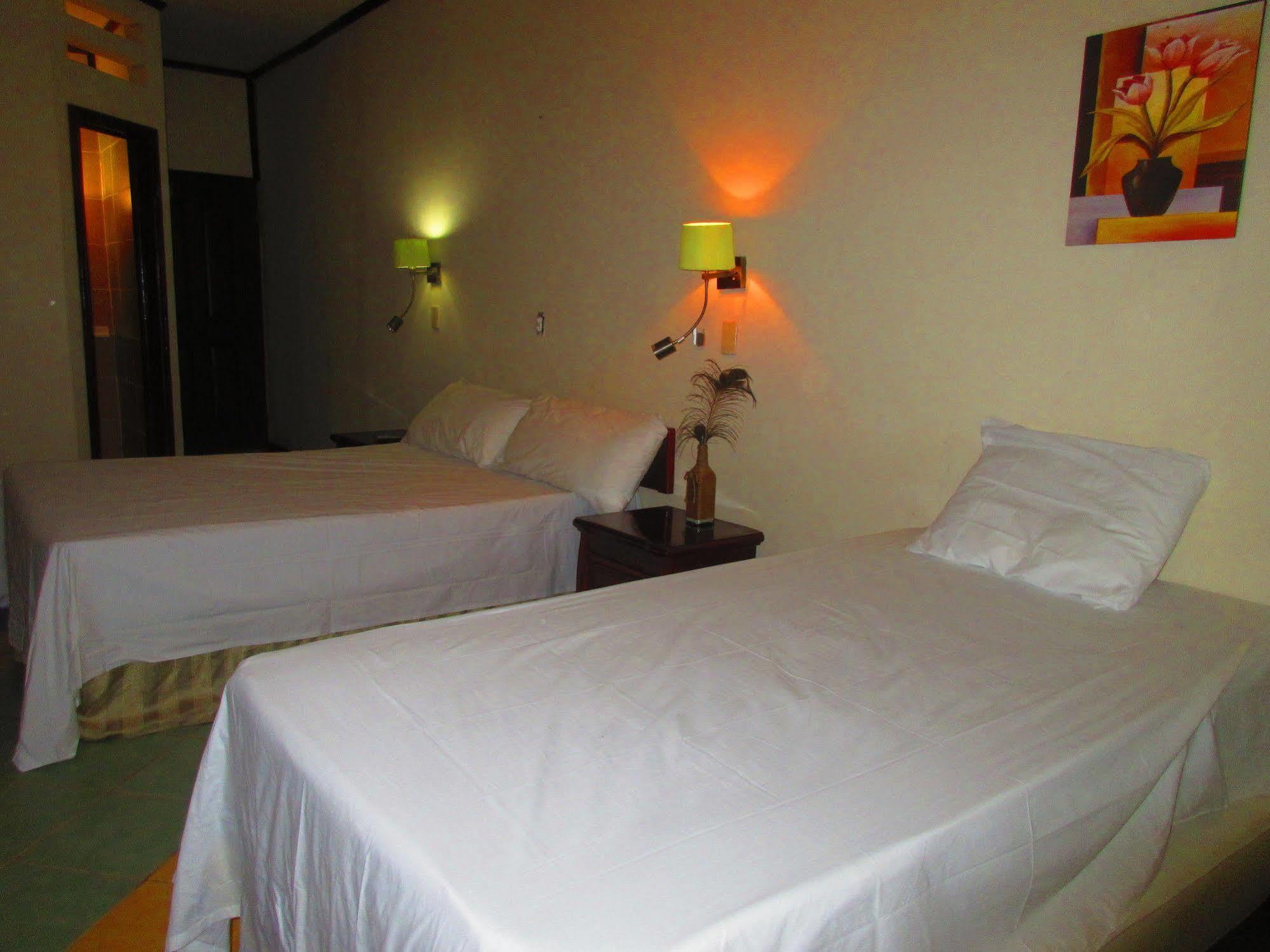 Bocas del Toro Los Balcones Over The Sea Hotel מראה חיצוני תמונה