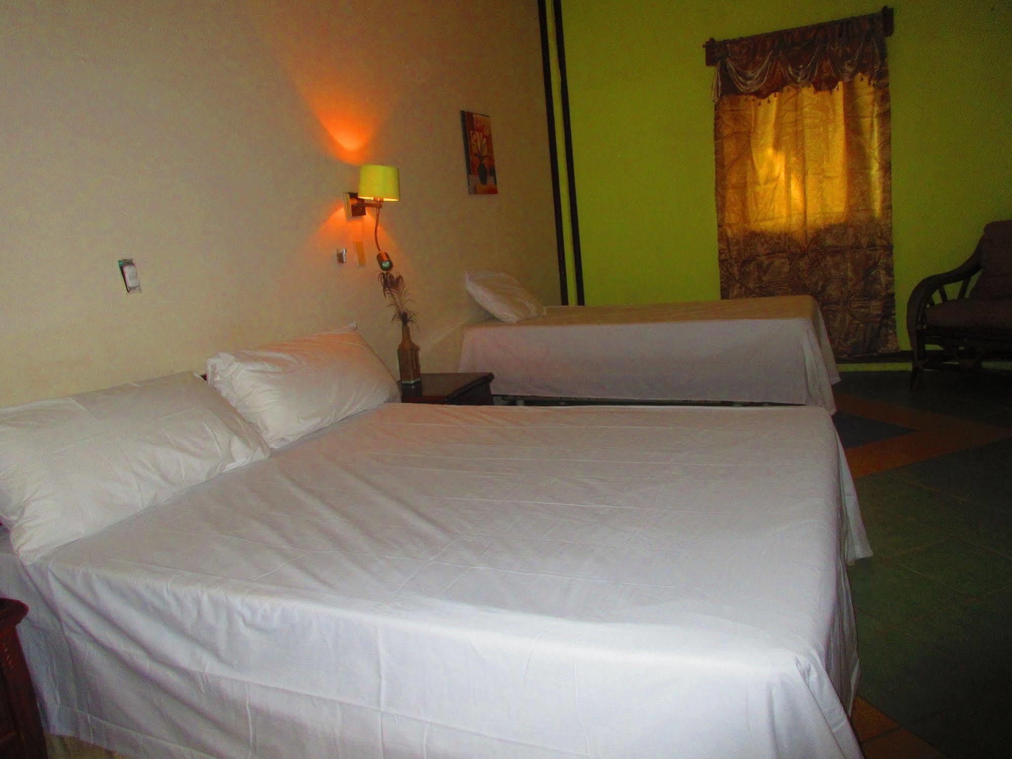 Bocas del Toro Los Balcones Over The Sea Hotel מראה חיצוני תמונה