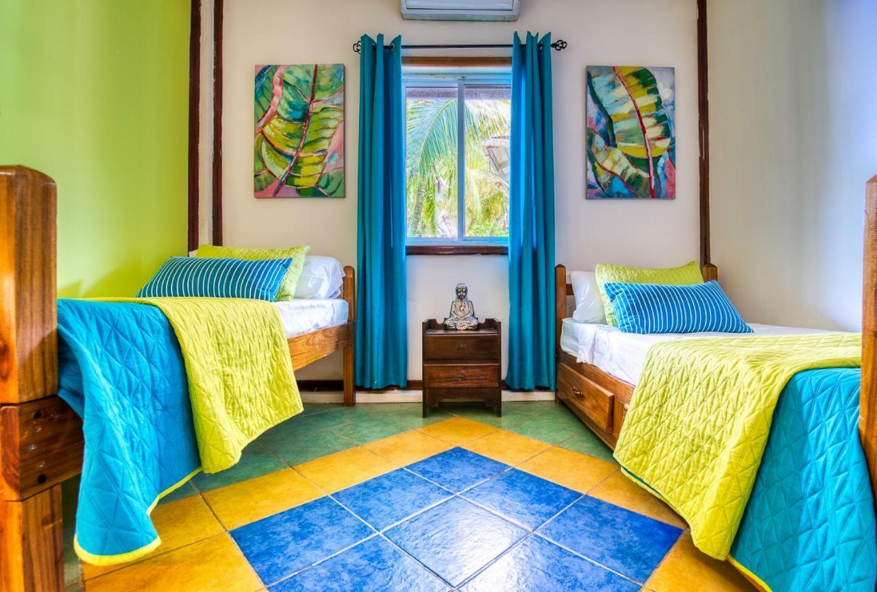 Bocas del Toro Los Balcones Over The Sea Hotel מראה חיצוני תמונה