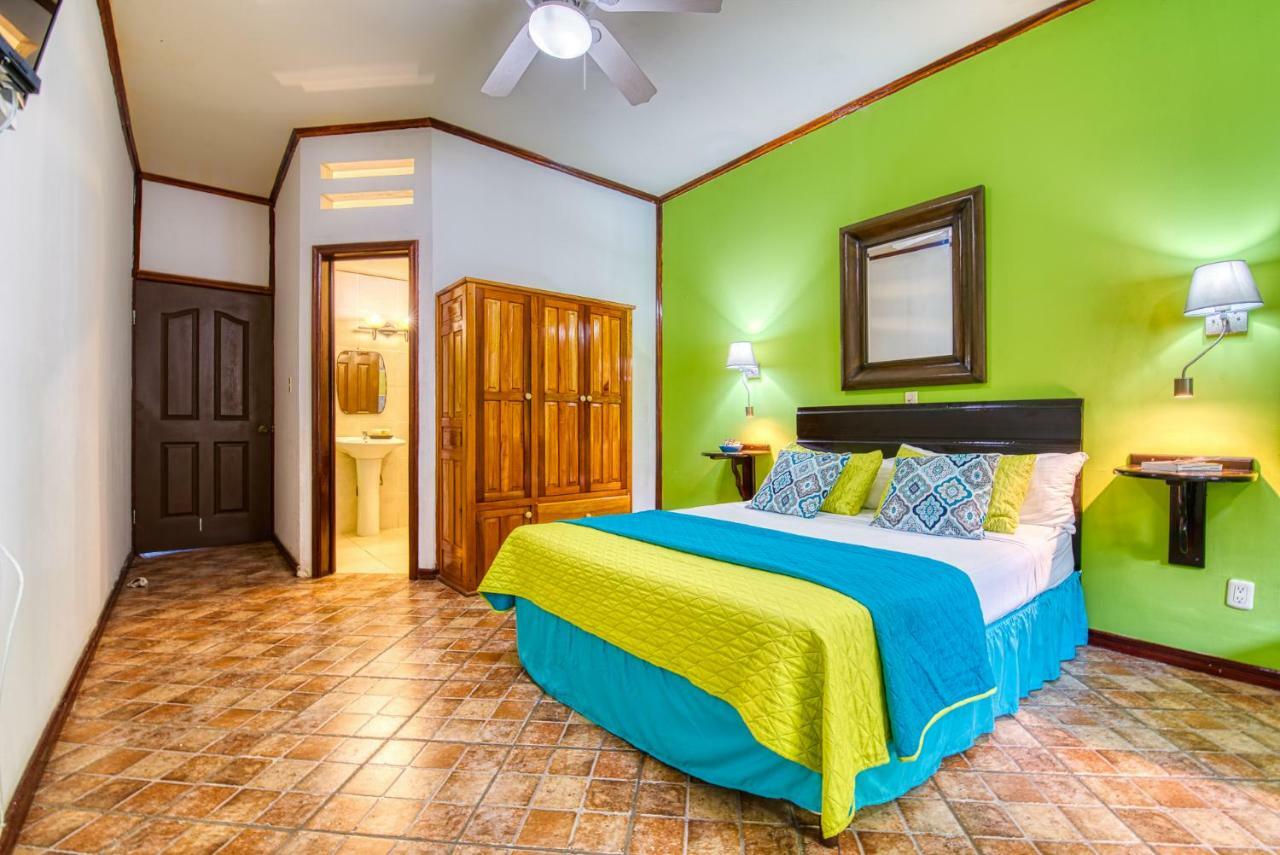 Bocas del Toro Los Balcones Over The Sea Hotel מראה חיצוני תמונה